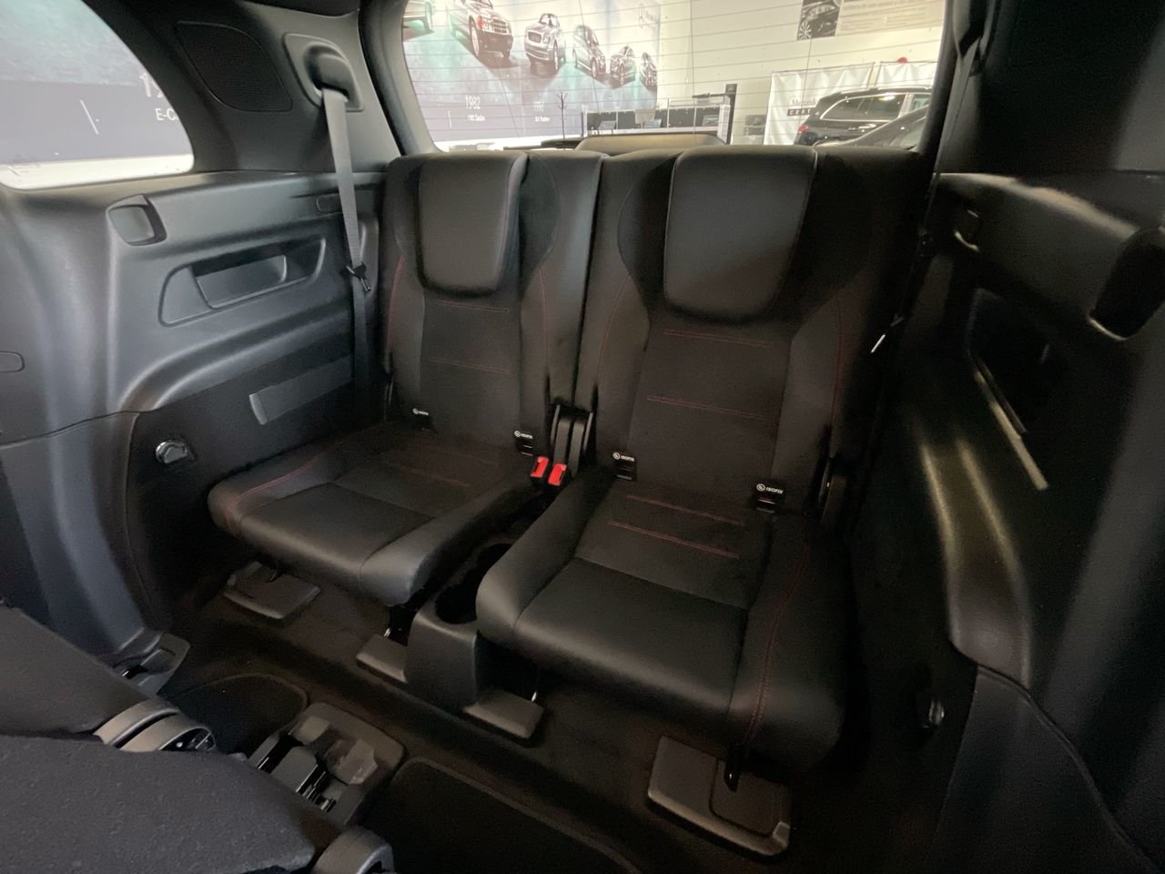 Used 2023 Polar White Mercedes-Benz 4MATIC SUV image 32