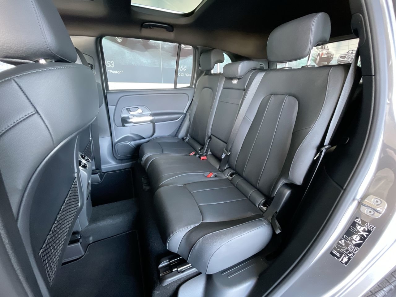 Used 2023 Mountain Grey Metallic Mercedes-Benz 4MATIC SUV image 31