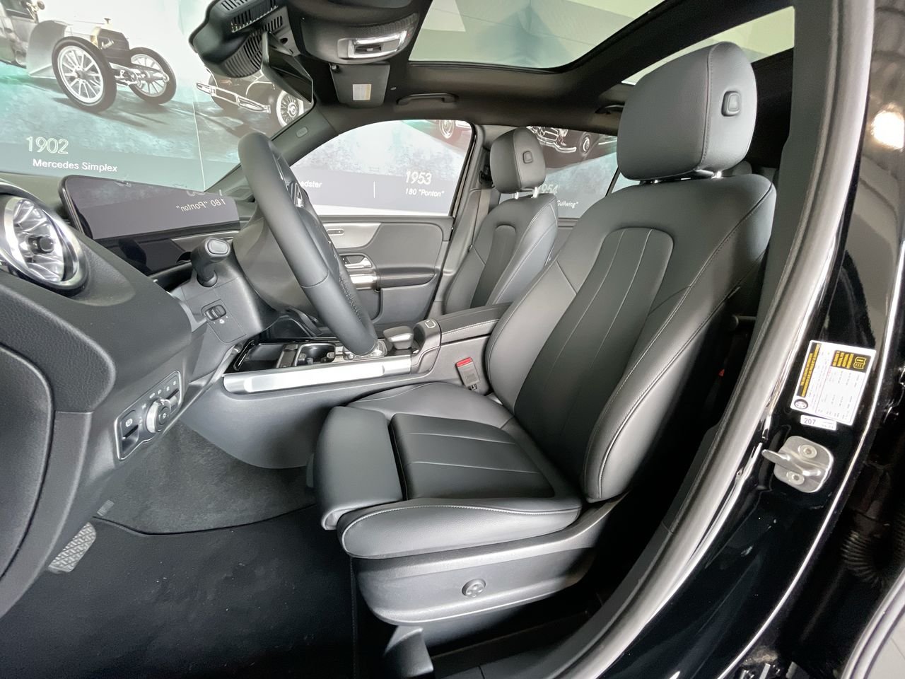 Used 2023 Night Black Mercedes-Benz 4MATIC SUV image 19