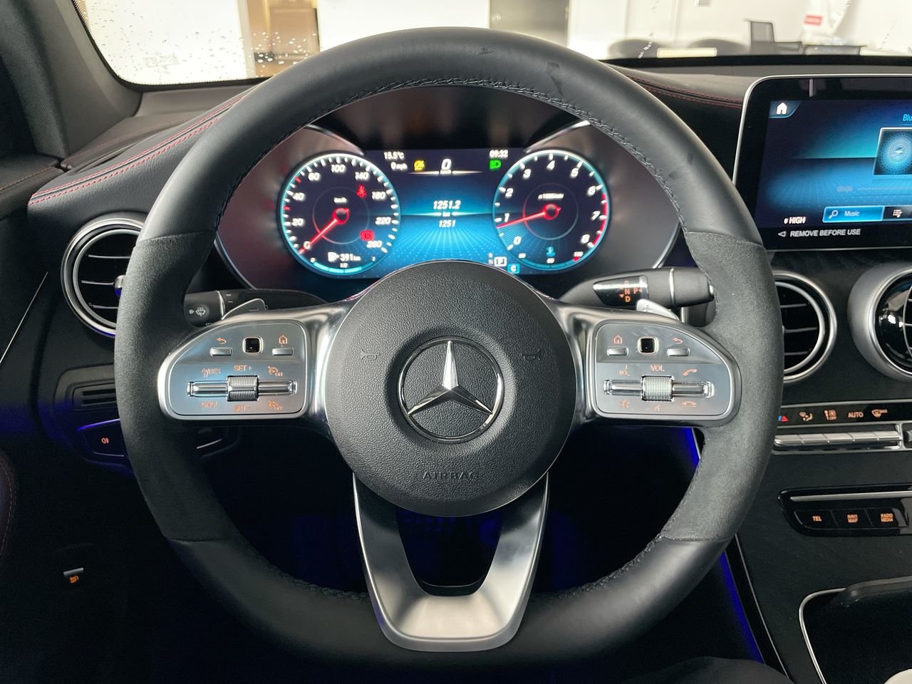 Used 2023 Polar White Mercedes-Benz 4MATIC Coupe image 22