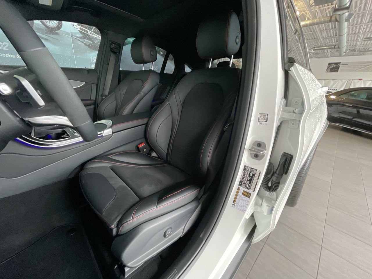 Used 2023 Polar White Mercedes-Benz 4MATIC Coupe image 19