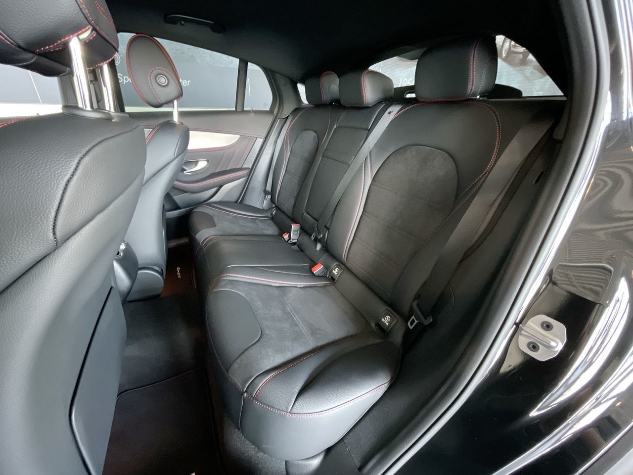 Used 2023 Obsidian Black Metallic Mercedes-Benz 4MATIC Coupe image 31