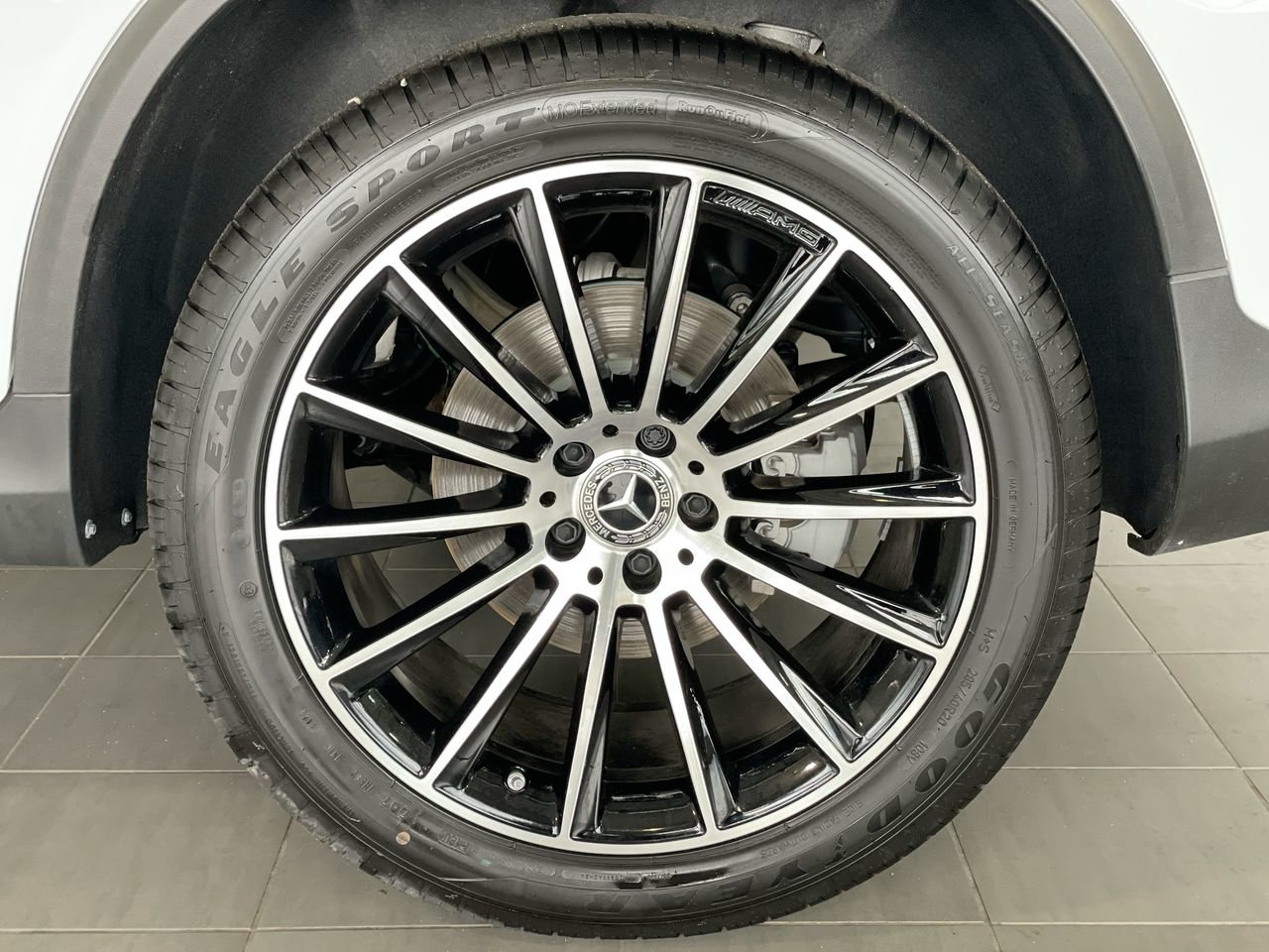 Used 2023 Polar White Mercedes-Benz 4MATIC Coupe image 18
