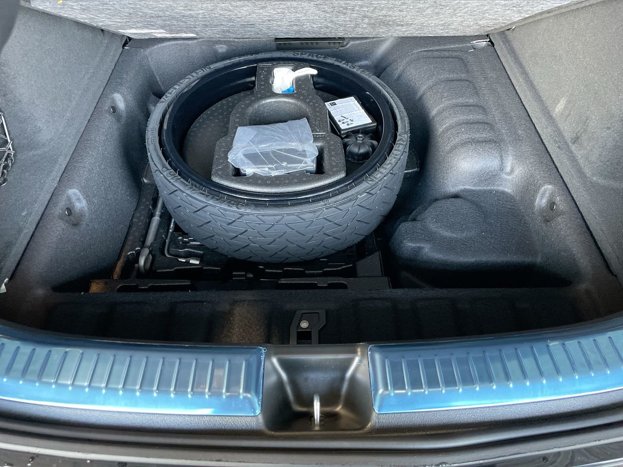 New 2023 Obsidian Black Metallic Mercedes-Benz GLE 63 C4MATIC+ image 34