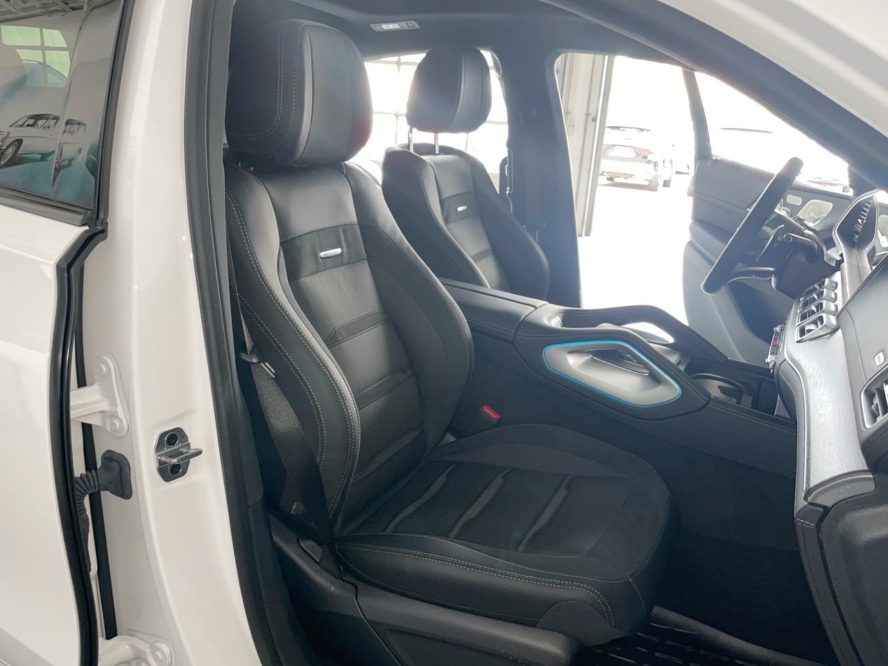 New 2023 Polar White Mercedes-Benz GLE 53 C4MATIC+ image 35