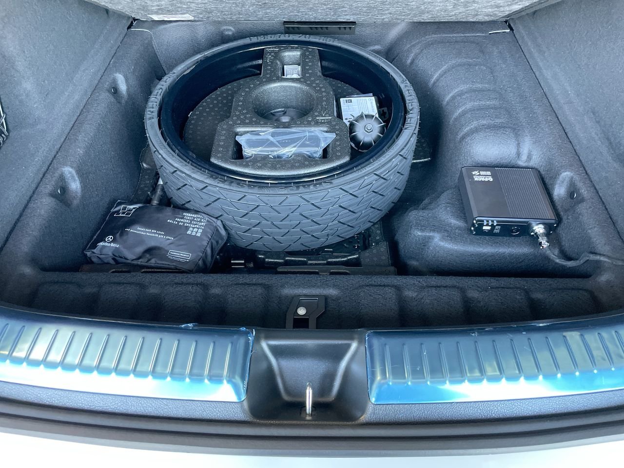 New 2023 Polar White Mercedes-Benz GLE 53 C4MATIC+ image 34