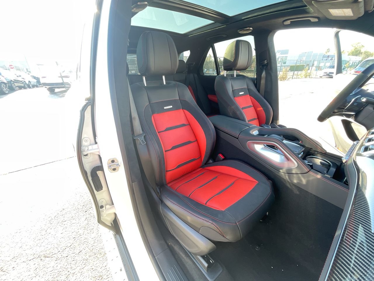 New 2022 MANUFAKTUR Diamond White Bright Mercedes-Benz AMG 63 S 4MATIC image 35