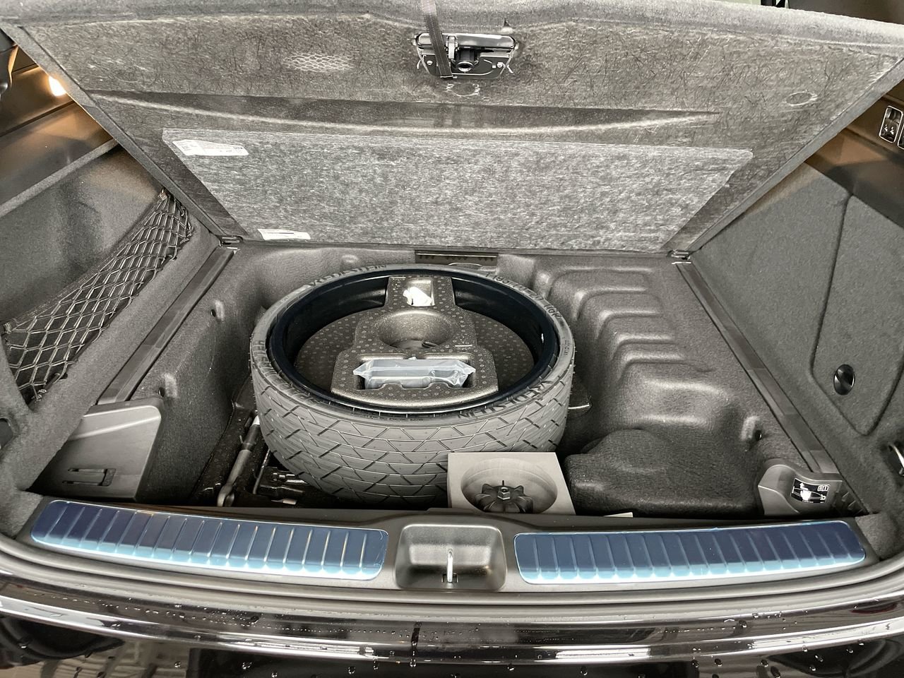 New 2023 Obsidian Black Metallic Mercedes-Benz AMG 63 4MATIC image 34