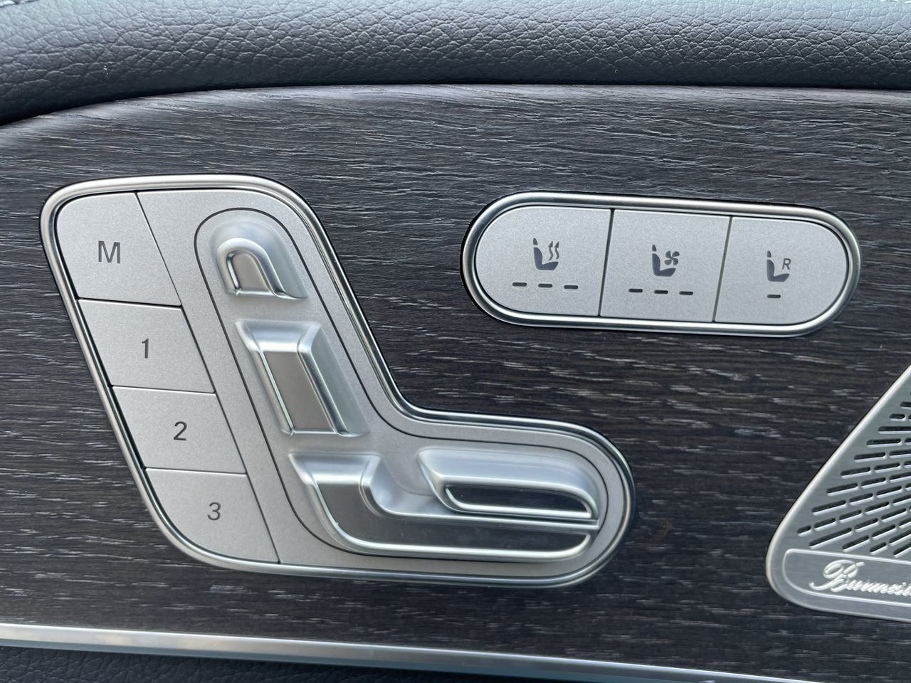 New 2023 Polar White Mercedes-Benz 450 4MATIC image 21