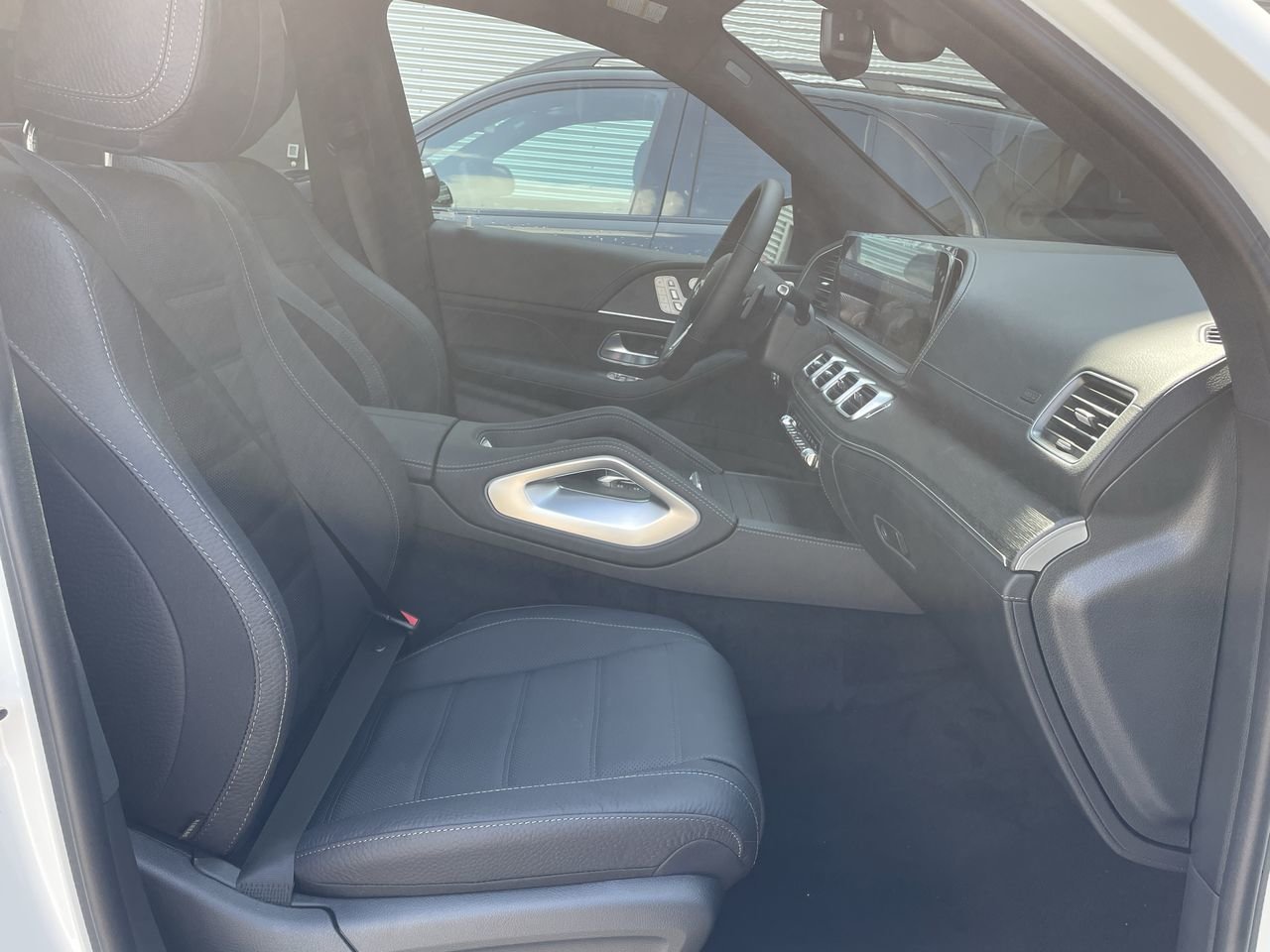 New 2023 Polar White Mercedes-Benz 450 4MATIC image 34