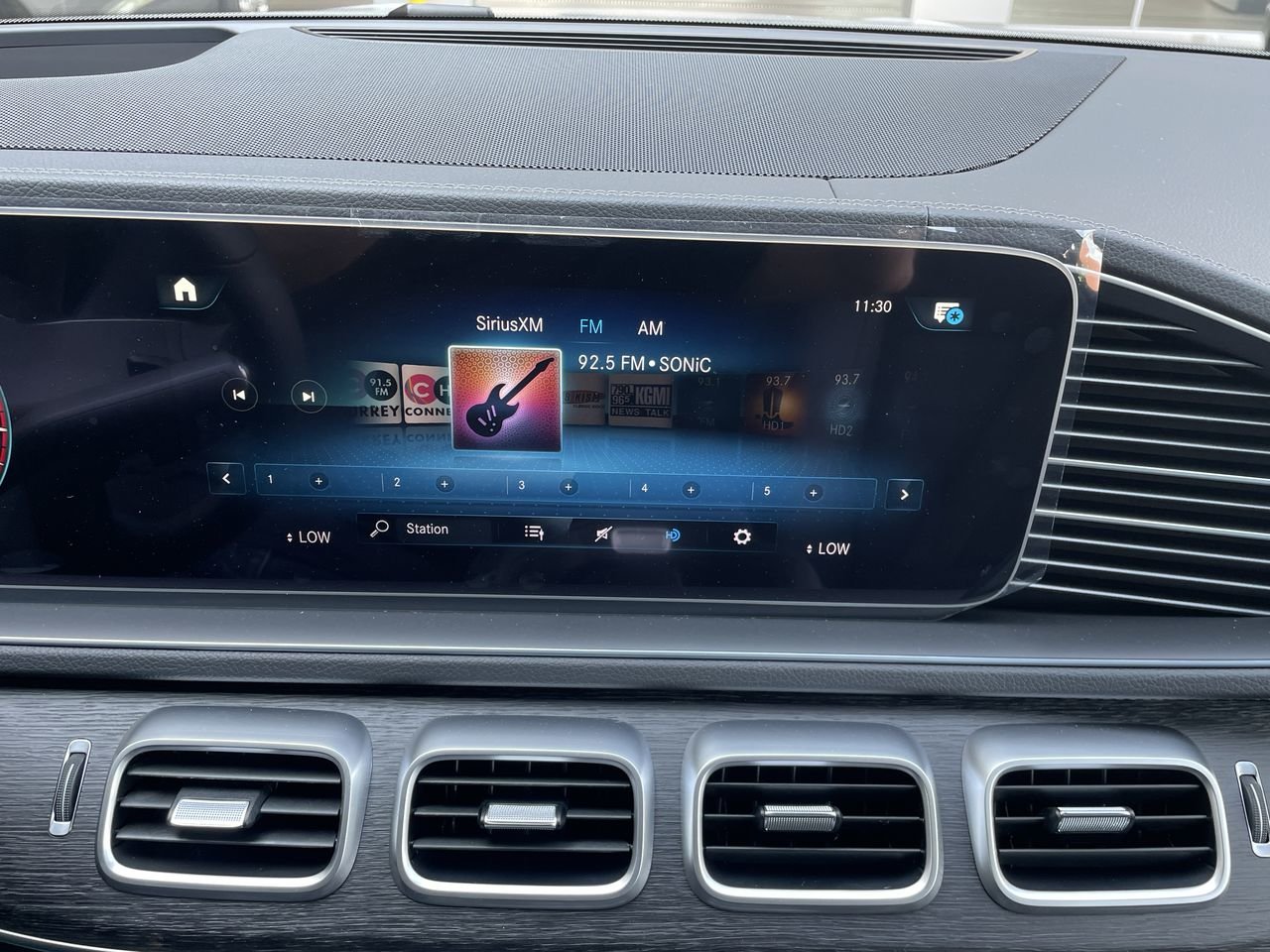 New 2023 Polar White Mercedes-Benz 450 4MATIC image 25