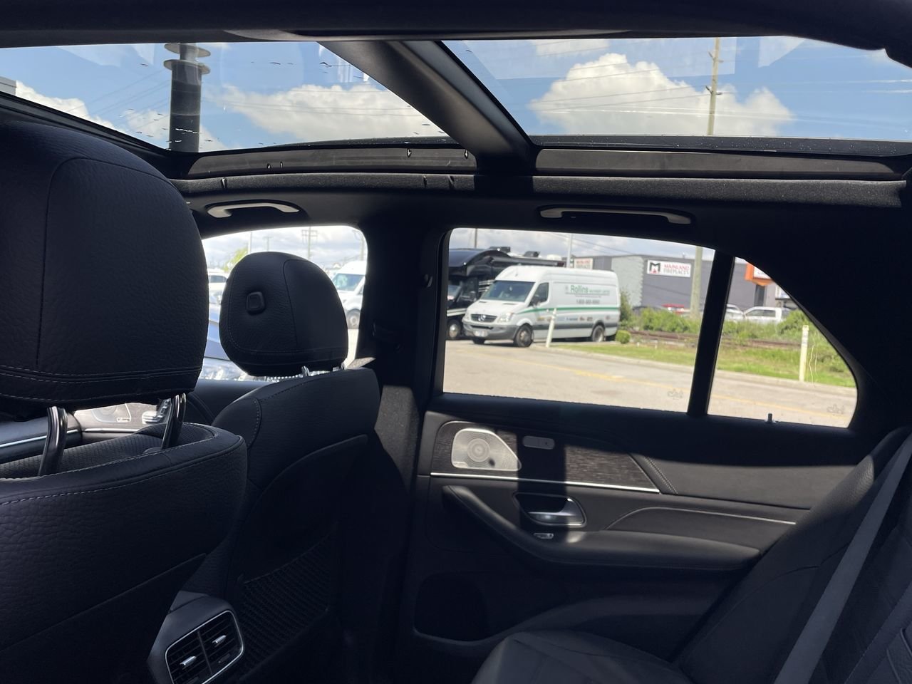 New 2023 Polar White Mercedes-Benz 450 4MATIC image 31