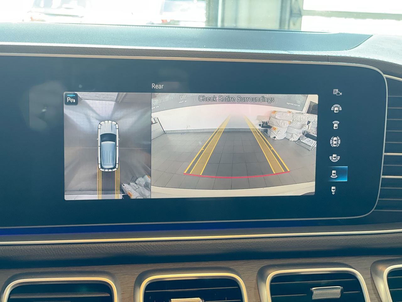 Certified Used 2022 Polar White Mercedes-Benz 4MATIC SUV image 25