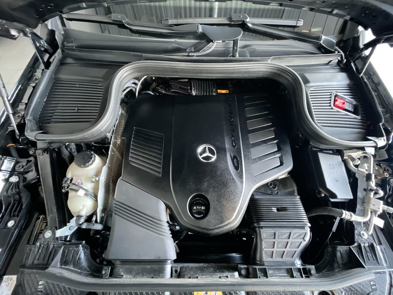 Certified Used 2021 Obsidian Black Met Mercedes-Benz 4MATIC SUV image 35