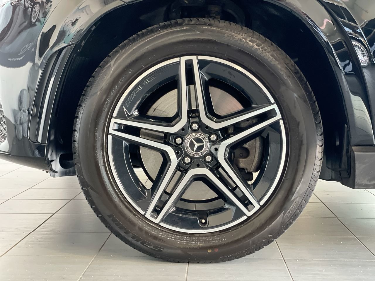 Certified Used 2021 Obsidian Black Met Mercedes-Benz 4MATIC SUV image 18