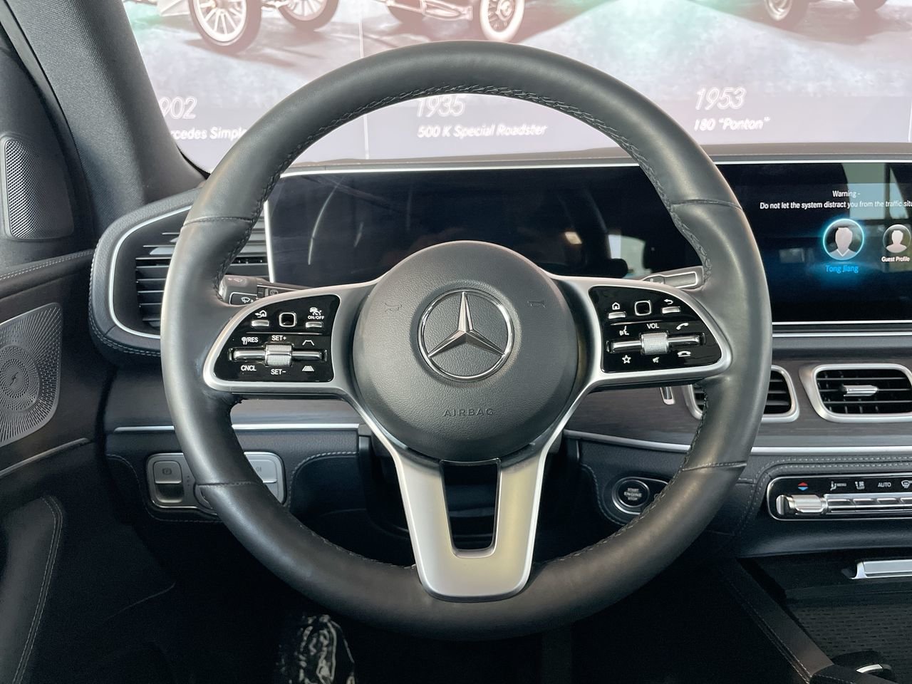 Certified Used 2021 Obsidian Black Met Mercedes-Benz 4MATIC SUV image 22