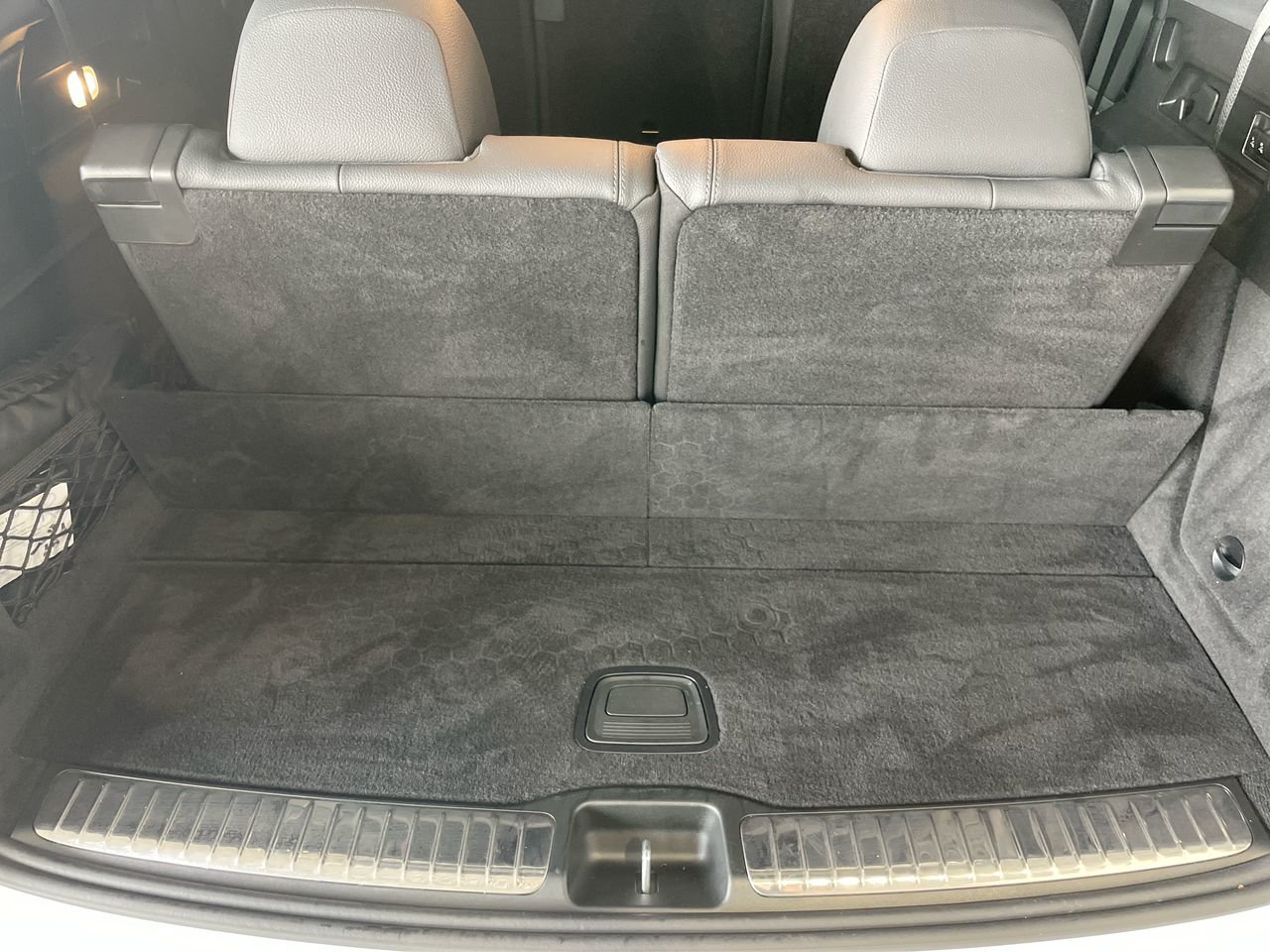 Certified Used 2022 Polar White Mercedes-Benz 4MATIC SUV image 33