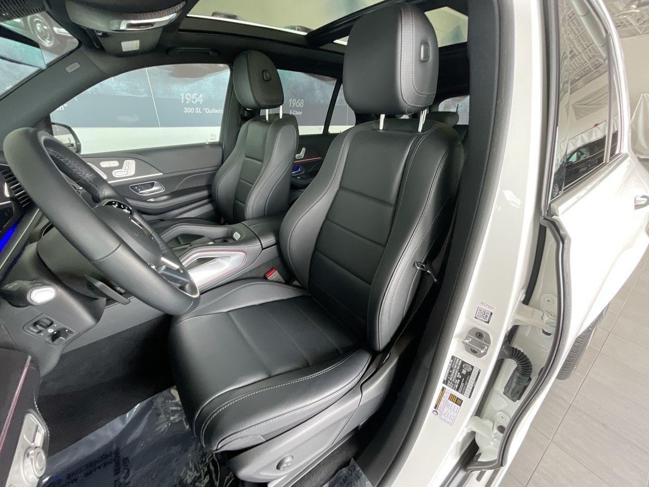 Certified Used 2022 Polar White Mercedes-Benz 4MATIC SUV image 19