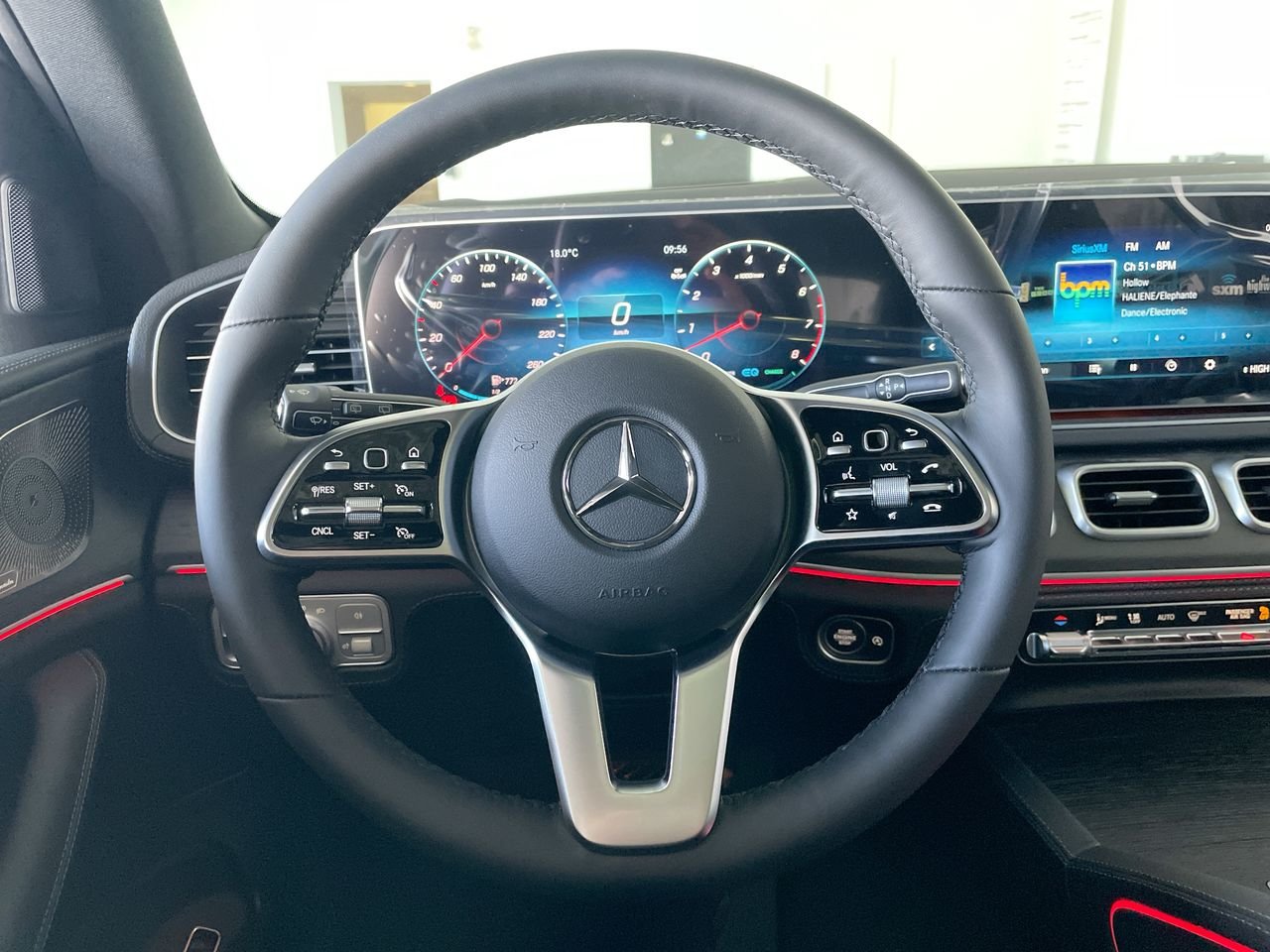 Used 2023 Obsidian Black Metallic Mercedes-Benz 4MATIC SUV image 22