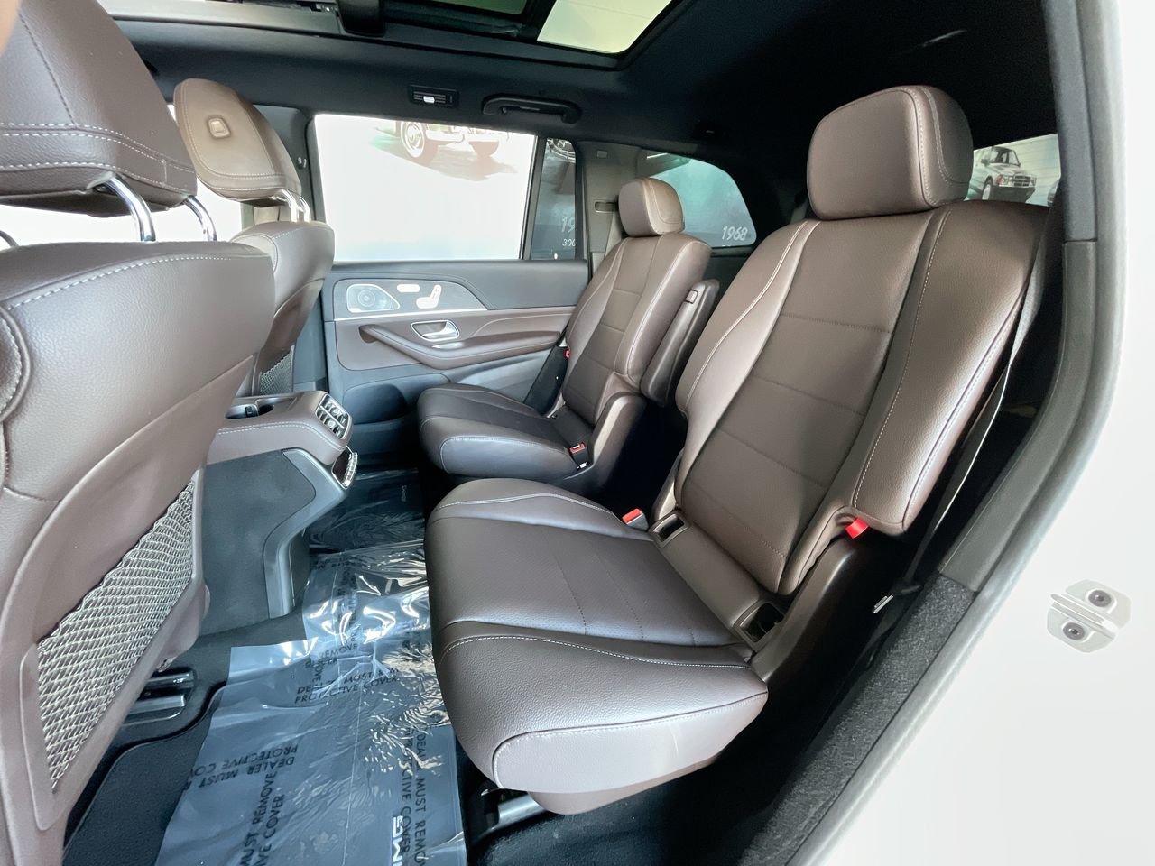Certified Used 2022 Polar White Mercedes-Benz 4MATIC SUV image 31