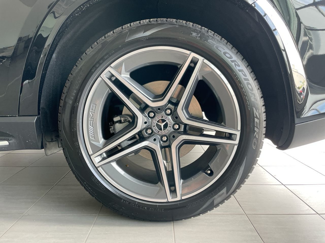 New 2023 Obsidian Black Mercedes-Benz 450 4MATIC image 18