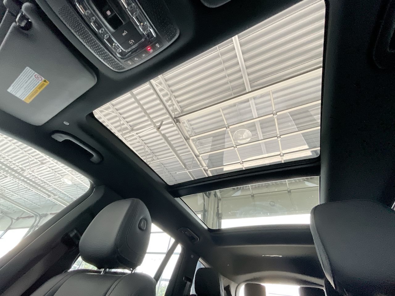 New 2023 Obsidian Black Mercedes-Benz 450 4MATIC image 31
