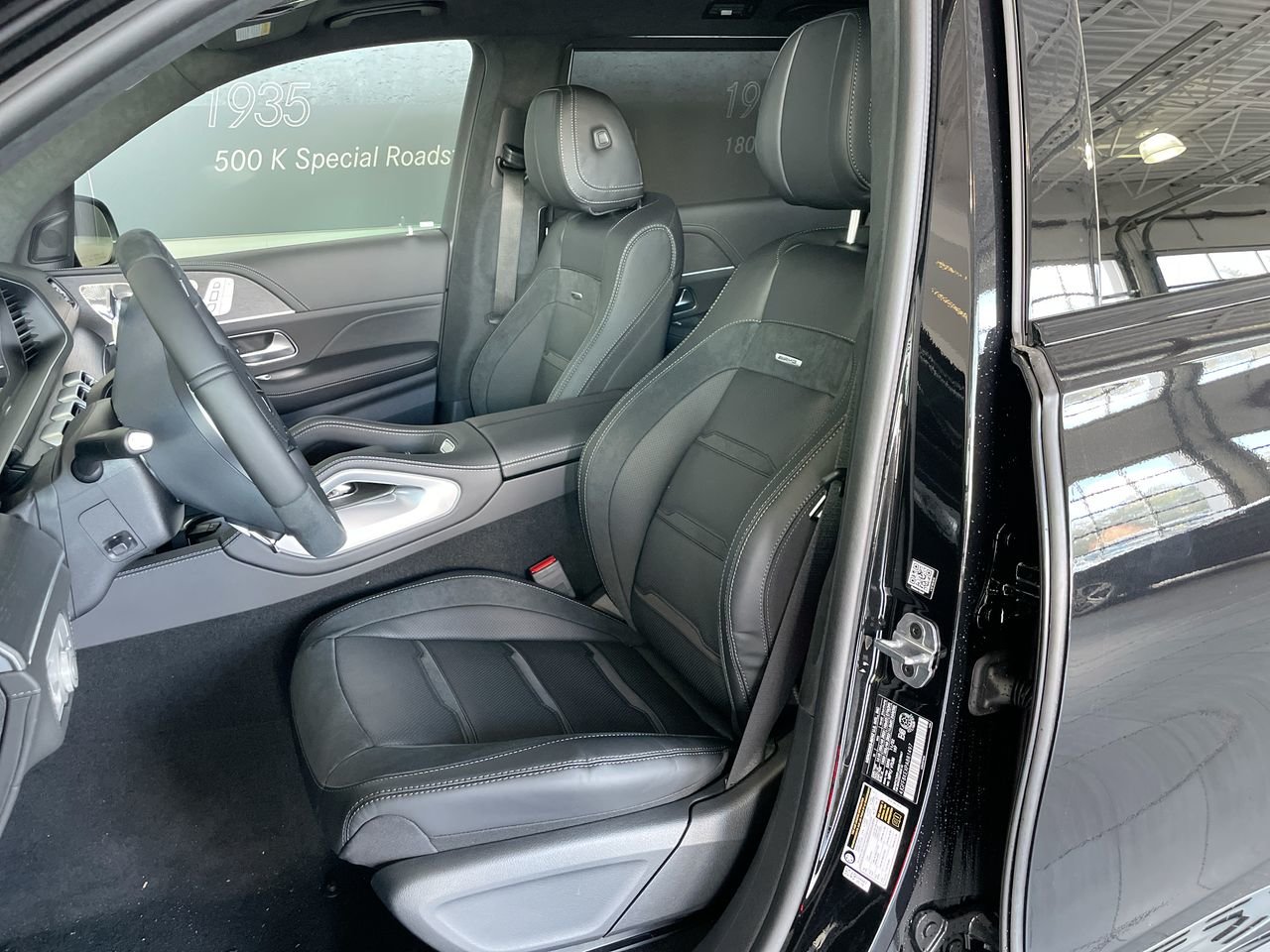 New 2023 Obsidian Black Metallic Mercedes-Benz AMG 63 4MATIC+ image 23
