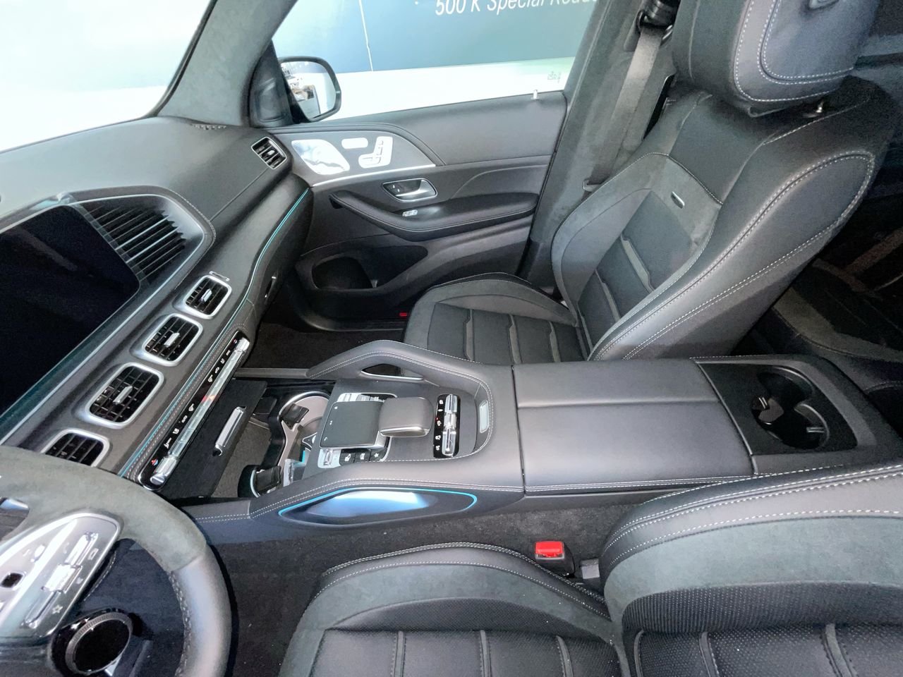 New 2023 Obsidian Black Metallic Mercedes-Benz AMG 63 4MATIC+ image 32