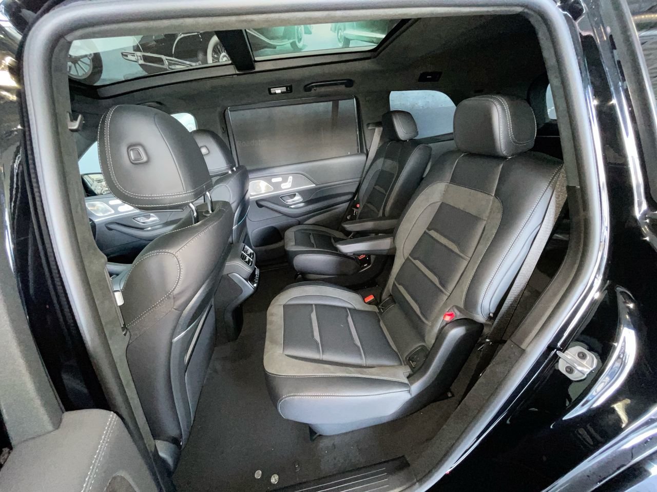 New 2023 Obsidian Black Metallic Mercedes-Benz AMG 63 4MATIC+ image 34