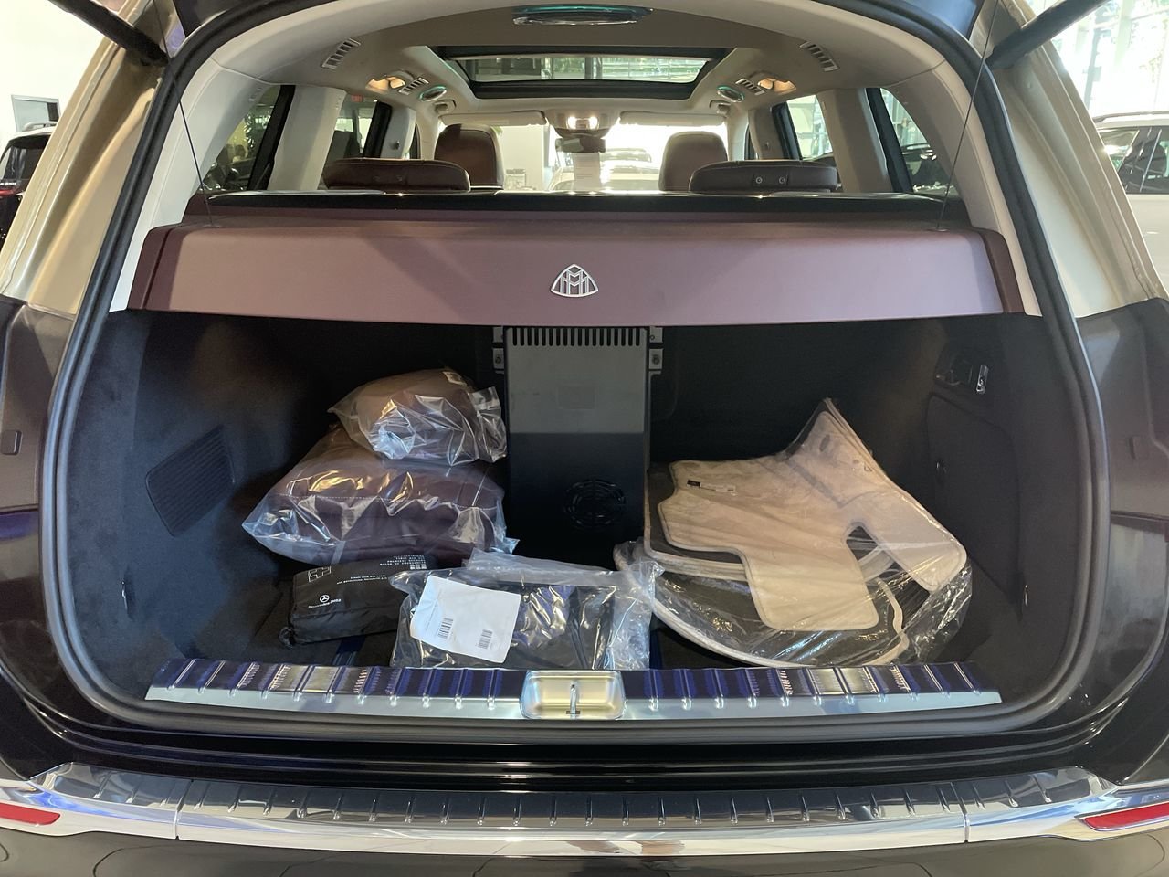 New 2023 Obsidian Black Metallic Mercedes-Benz 600 4MATIC image 33
