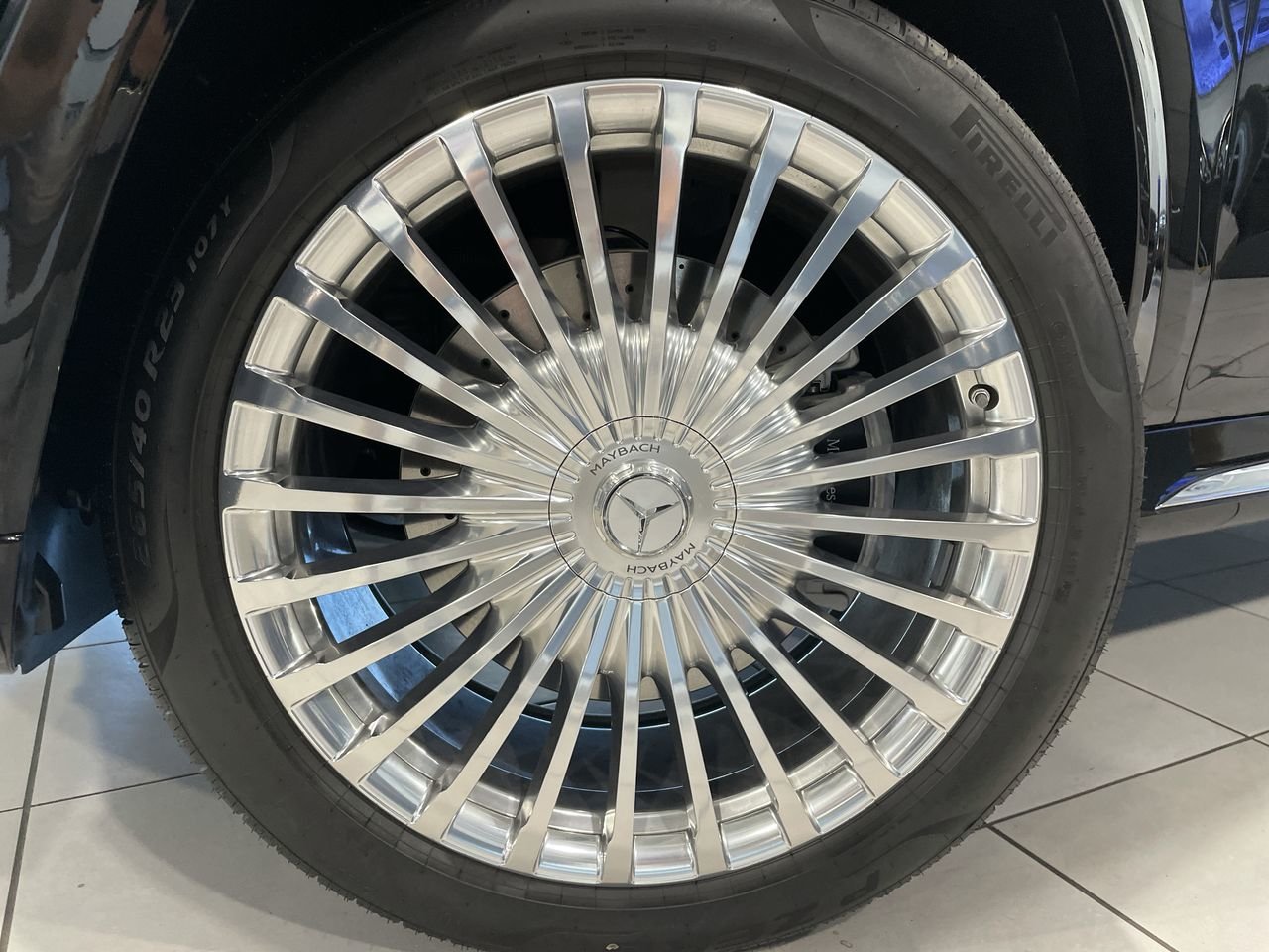 New 2023 Obsidian Black Metallic Mercedes-Benz 600 4MATIC image 18