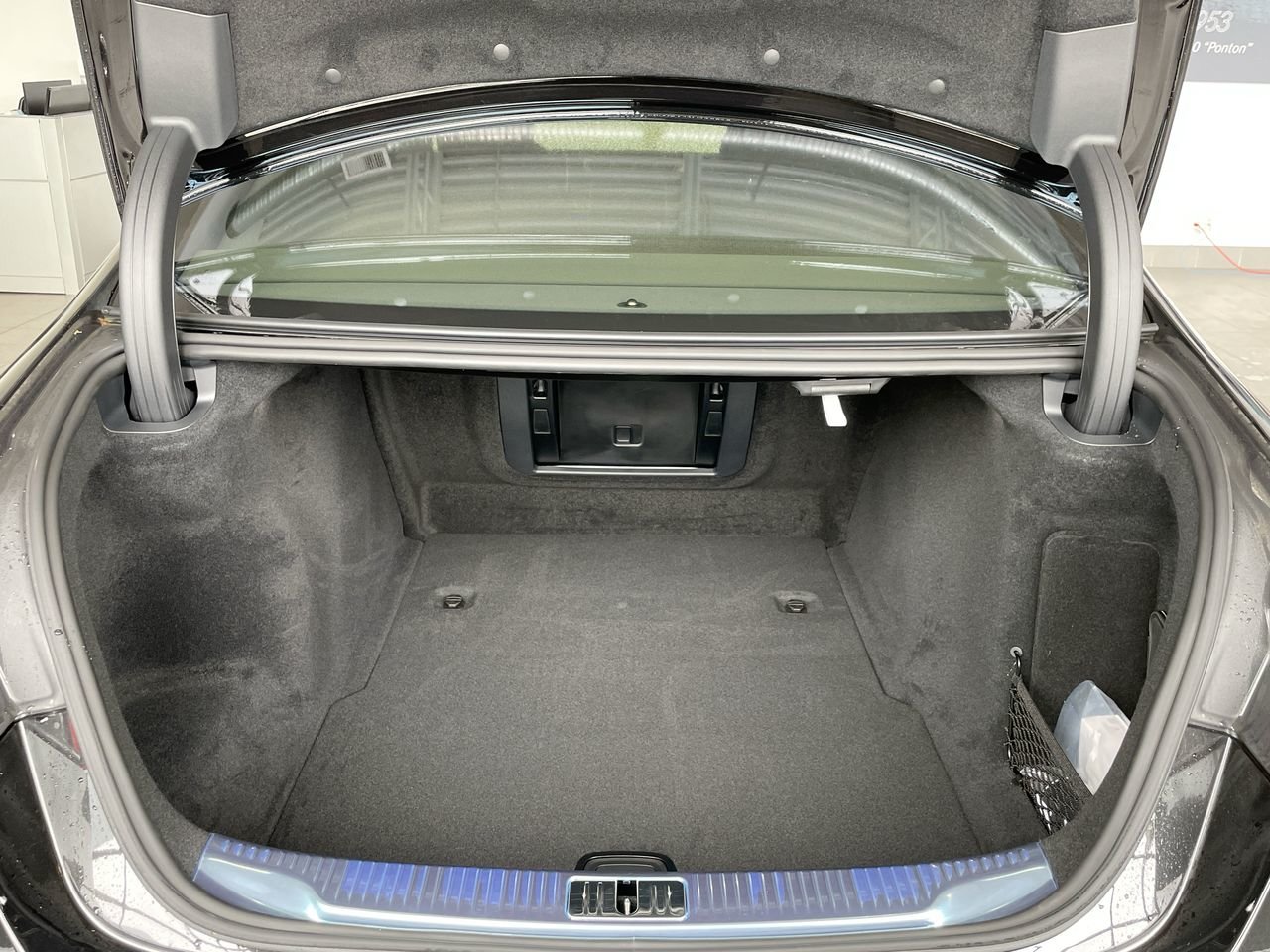 New 2023 Obsidian Black Mercedes-Benz S 580 4MATIC image 19