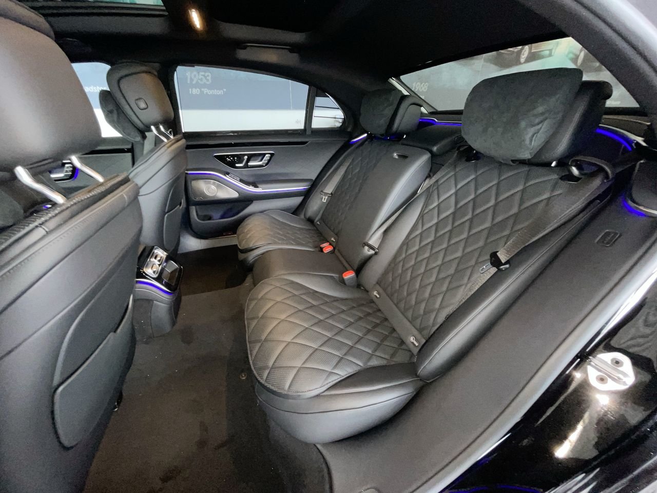 New 2023 Obsidian Black Mercedes-Benz S 580 4MATIC image 33