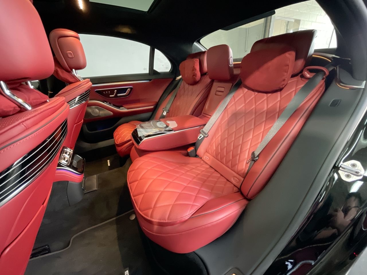 New 2023 Obsidian Black Mercedes-Benz S 580 4MATIC image 34