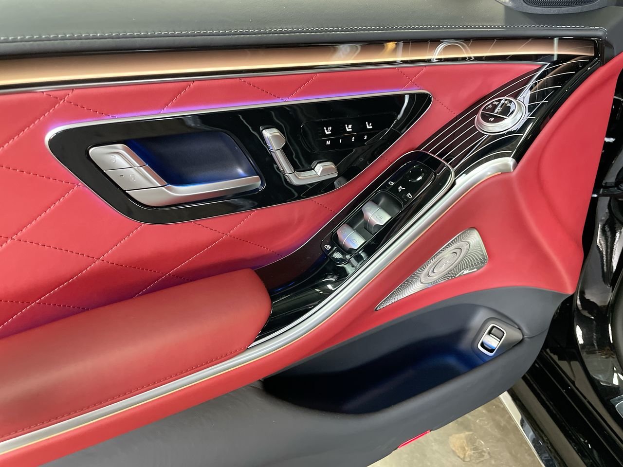 New 2023 Obsidian Black Mercedes-Benz S 580 4MATIC image 23
