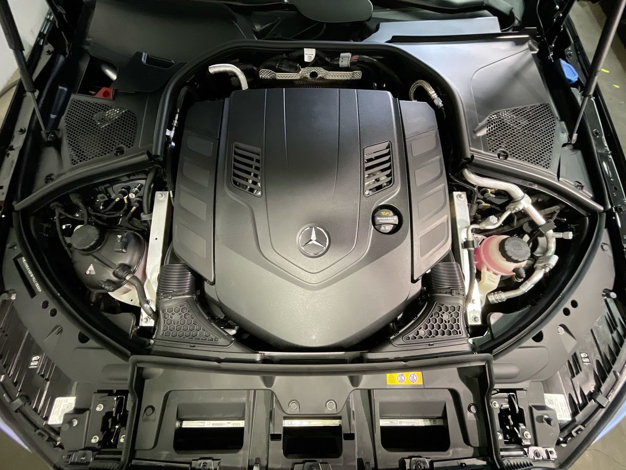 New 2023 Obsidian Black Mercedes-Benz S 580 4MATIC image 21