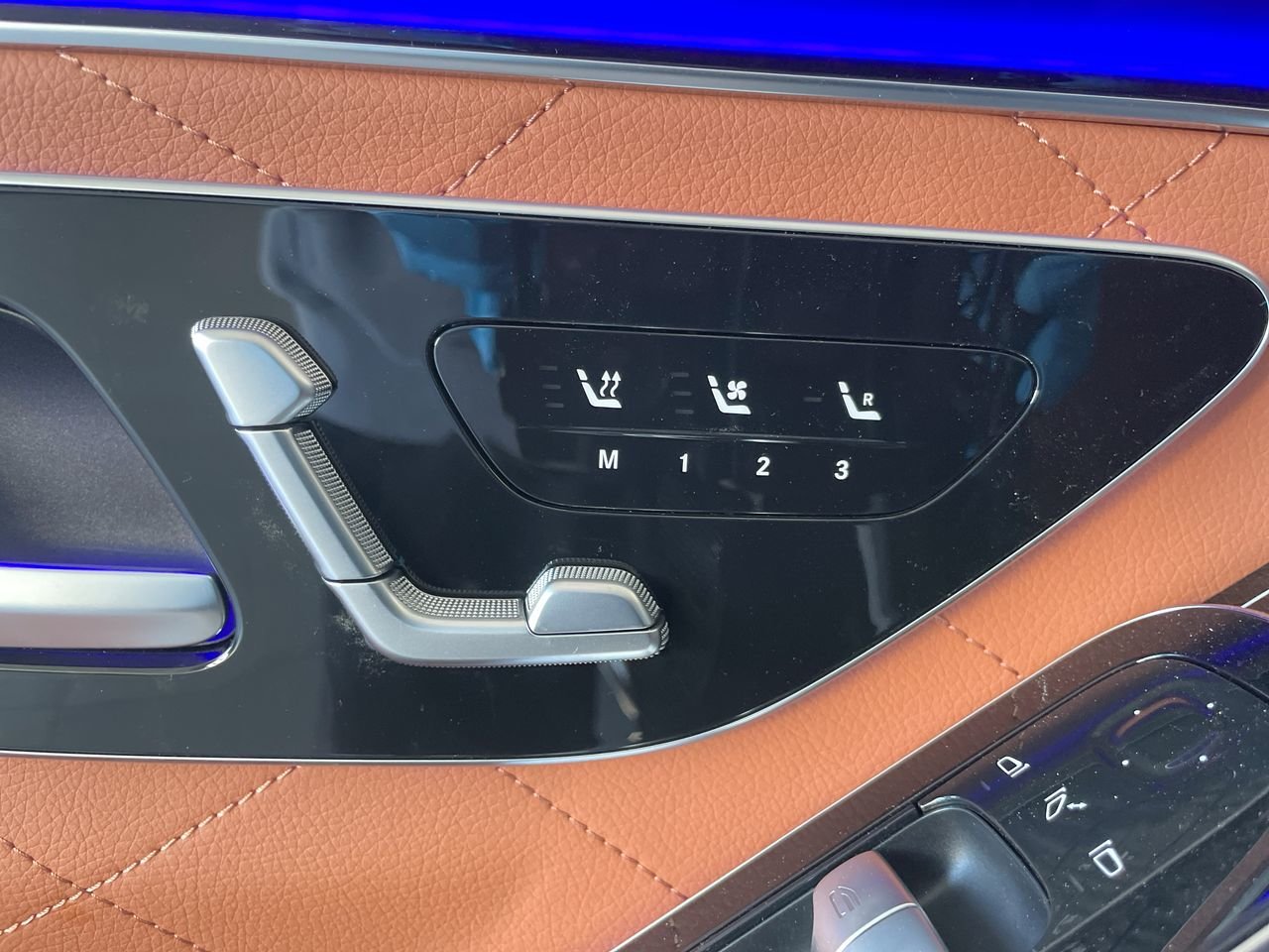 New 2023 Obsidian Black Mercedes-Benz S 580 4MATIC image 23