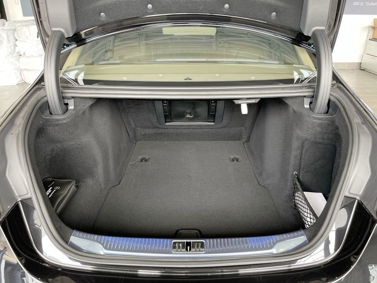 New 2023 Obsidian Black Mercedes-Benz S 580 4MATIC image 19