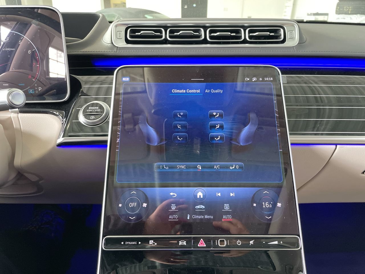 New 2023 Obsidian Black Mercedes-Benz S 580 4MATIC image 30