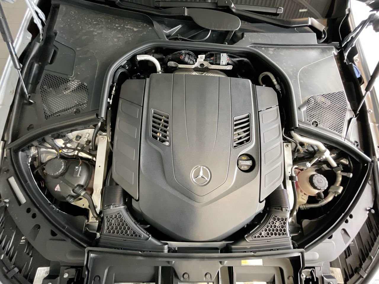 New 2023 High Tech Silver Mercedes-Benz S 580 4MATIC image 21