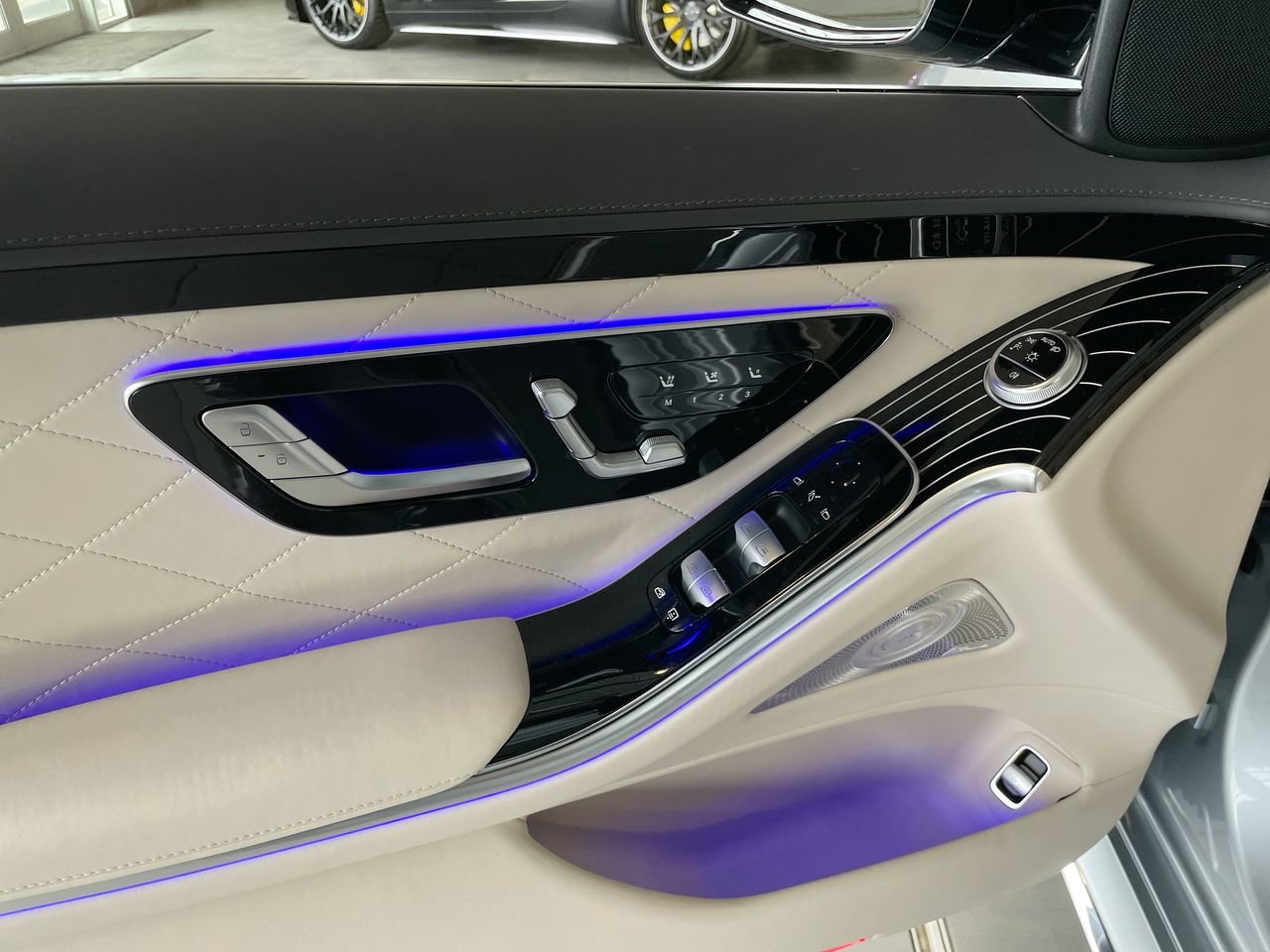 New 2023 High Tech Silver Mercedes-Benz S 580 4MATIC image 24