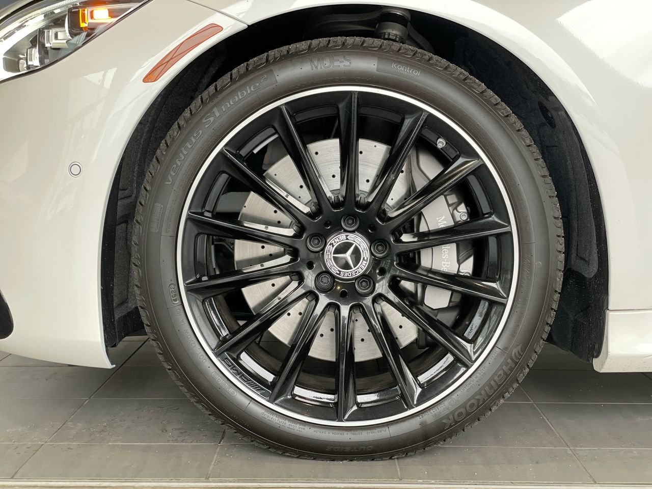 New 2023 MANUFAKTUR Diamond White Mercedes-Benz S 580 4MATIC image 18