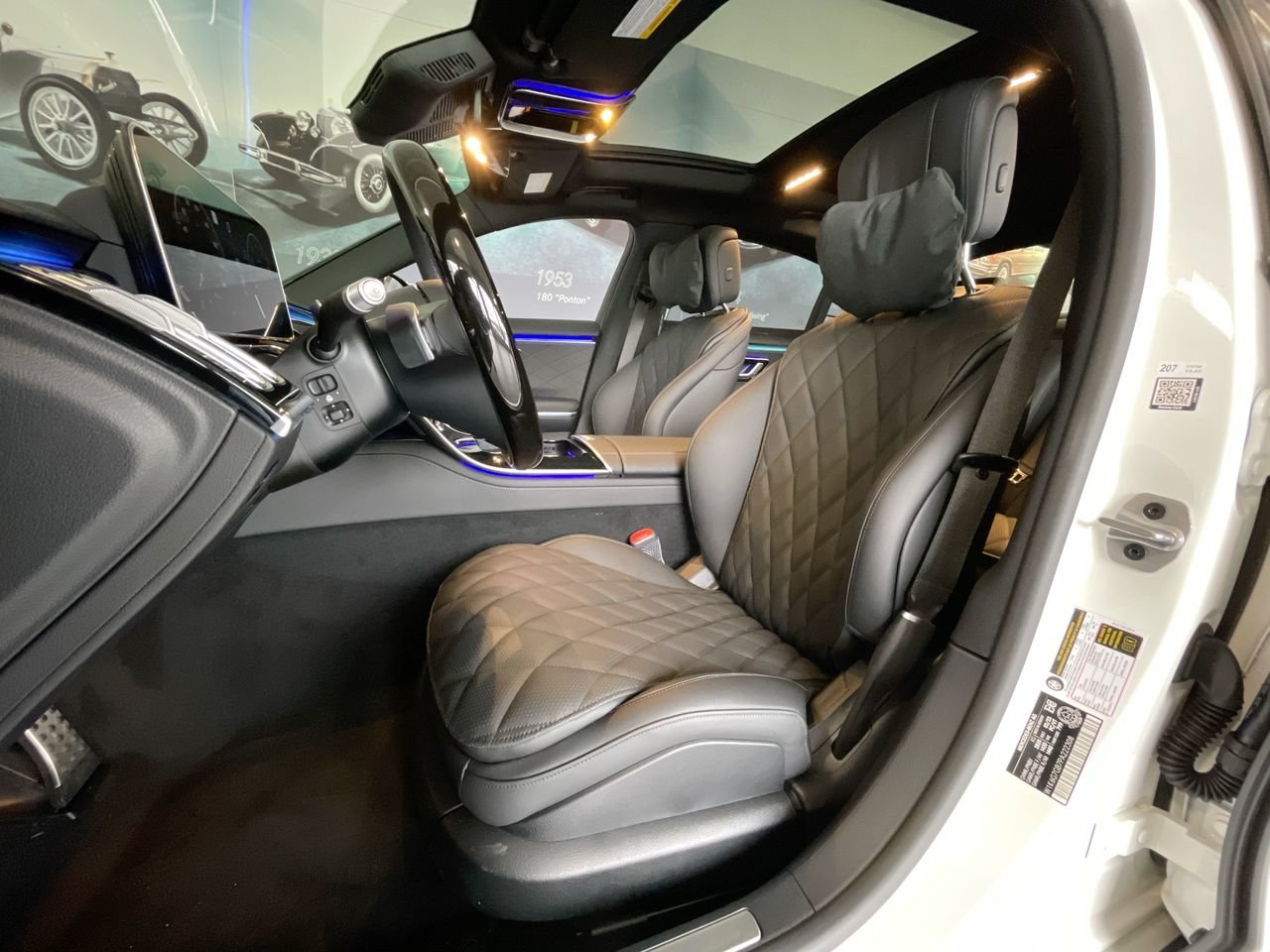 New 2023 MANUFAKTUR Diamond White Mercedes-Benz S 580 4MATIC image 22