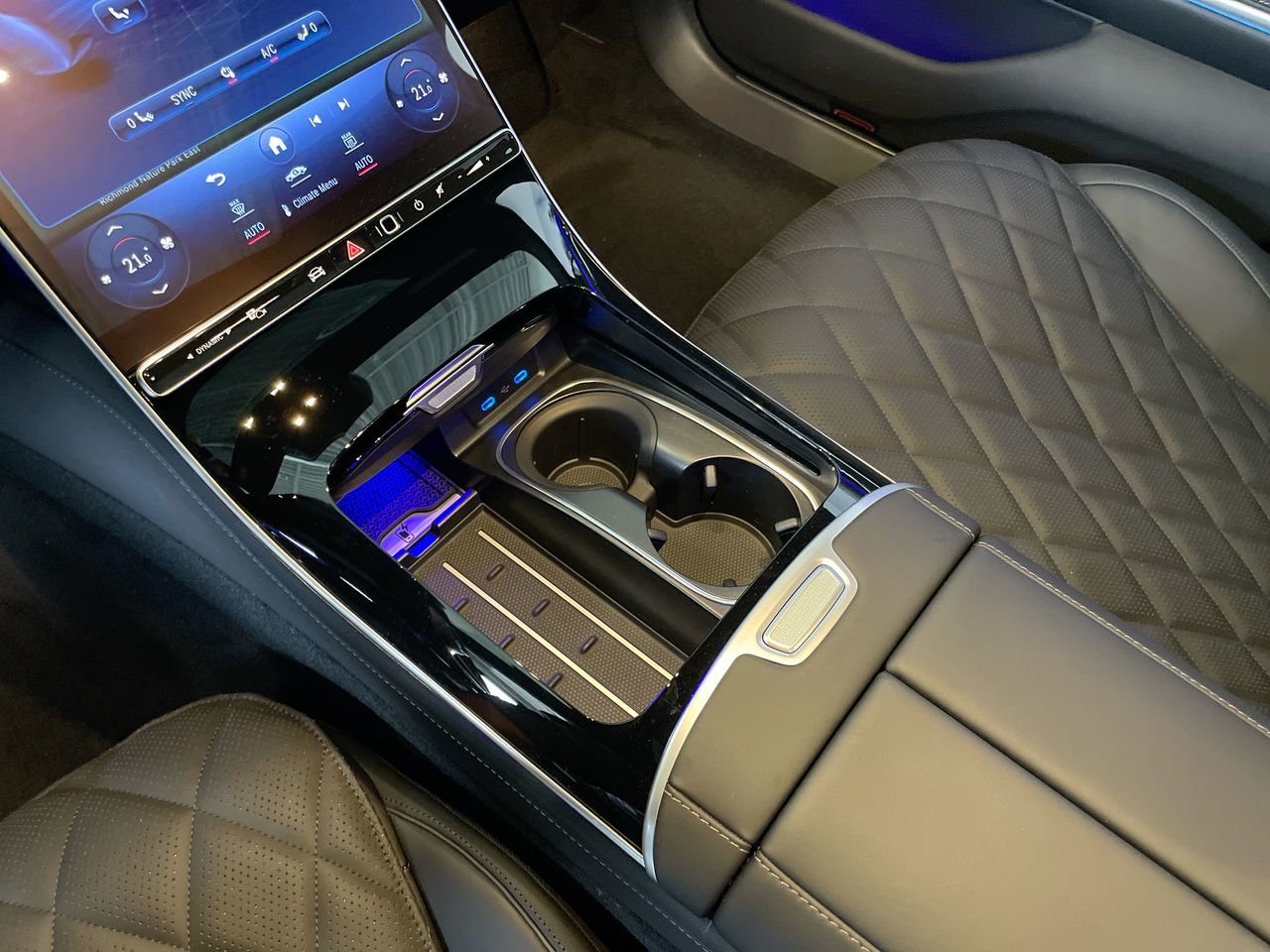 New 2023 MANUFAKTUR Diamond White Mercedes-Benz S 580 4MATIC image 32