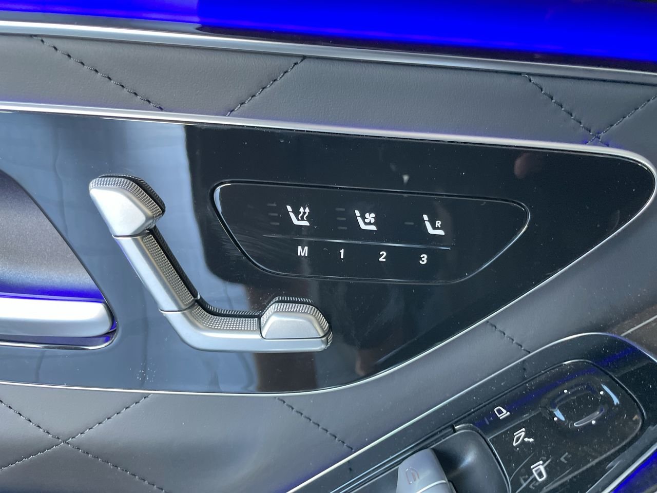 New 2023 Obsidian Black Mercedes-Benz S 580 4MATIC image 23
