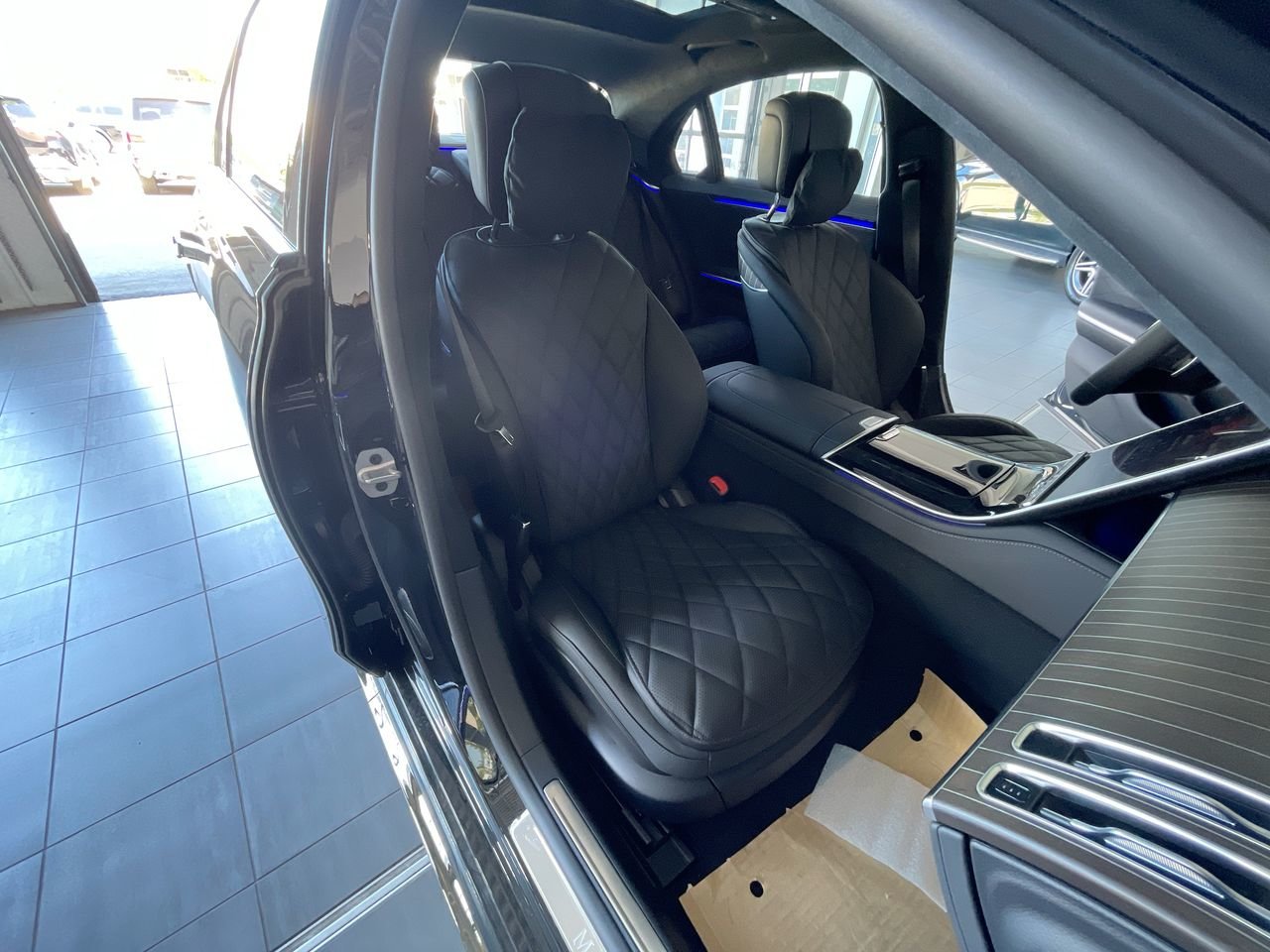 New 2023 Obsidian Black Mercedes-Benz S 580 4MATIC image 35