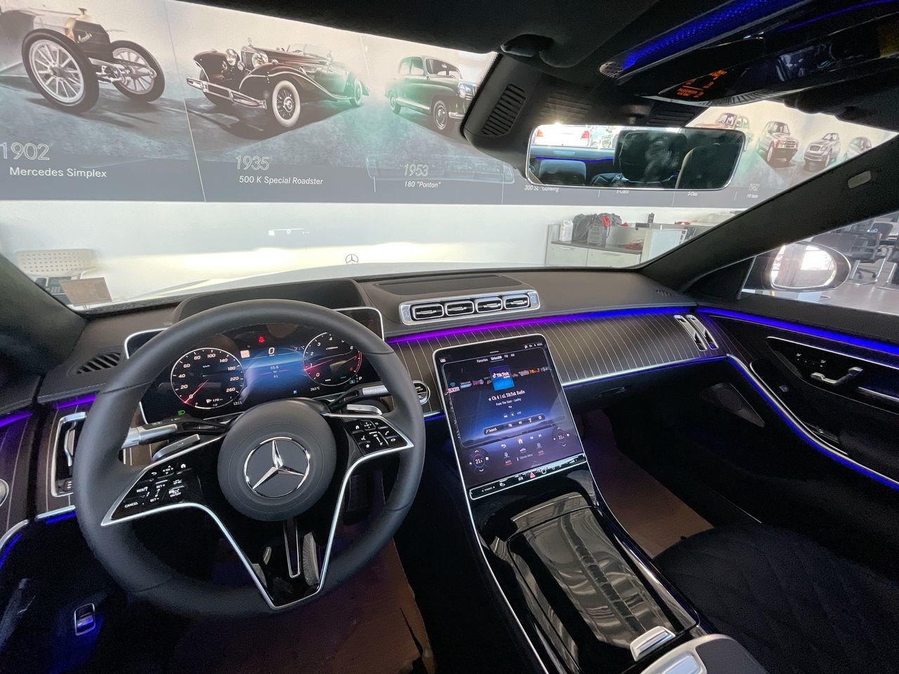 New 2023 Obsidian Black Mercedes-Benz S 580 4MATIC image 32