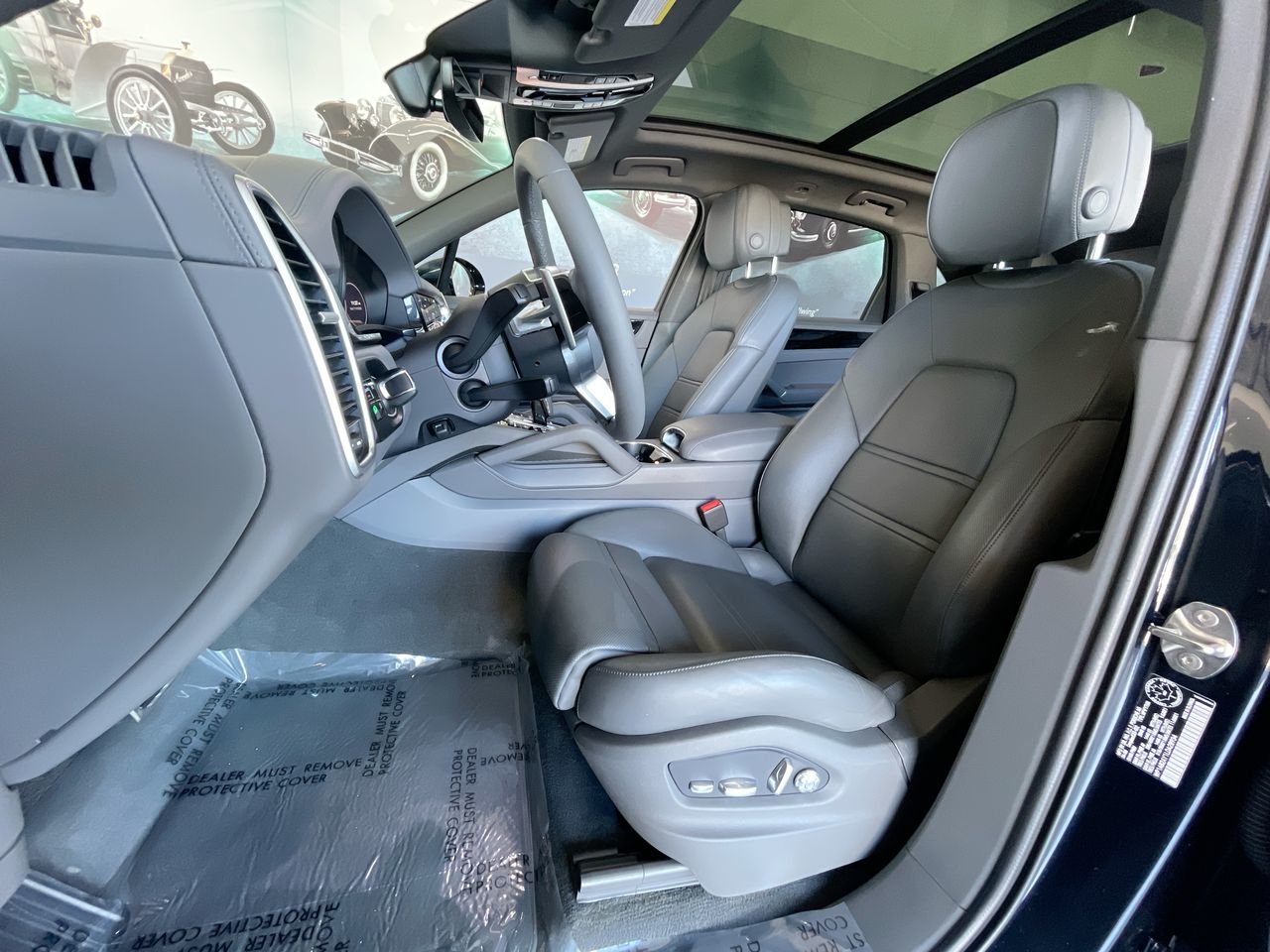 Used 2020 Moonlight Blue MET Porsche S image 19