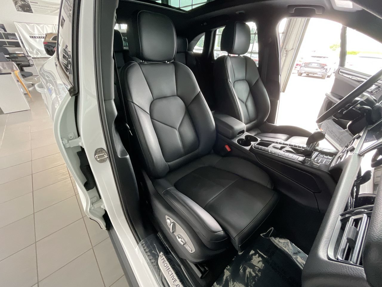 Used 2020 White Porsche S image 34