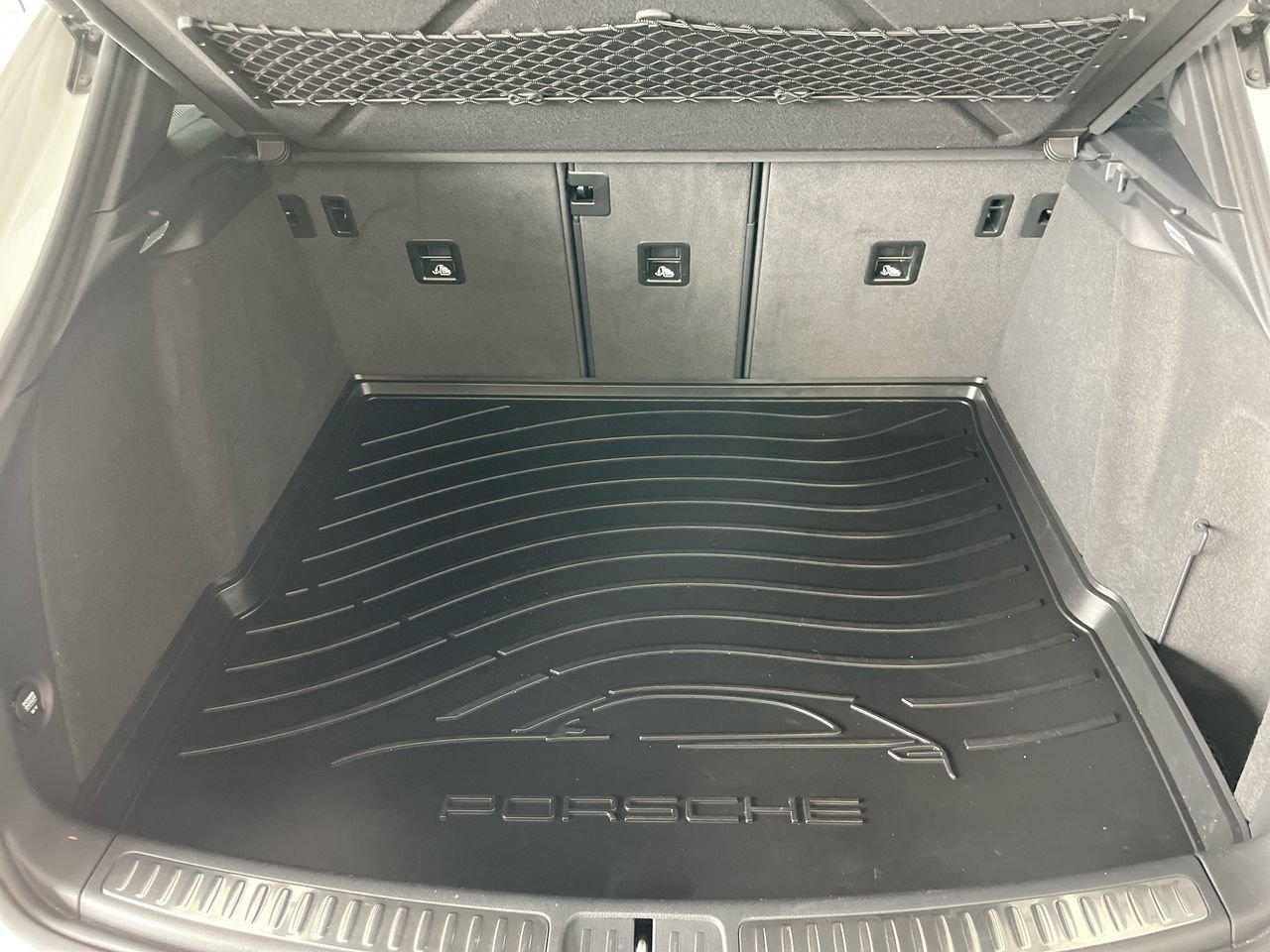 Used 2020 White Porsche S image 32